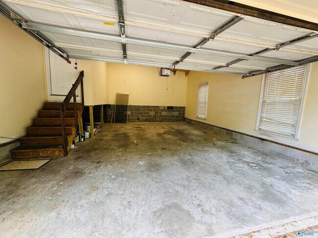 Building Photo - 295 Becky Dr