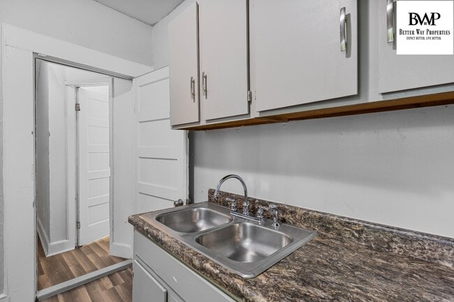 Building Photo - 1522 Columbia College Dr