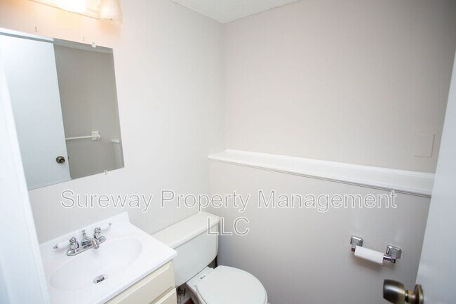 Building Photo - 57 Lady Diana Cir