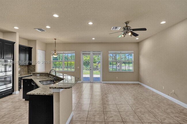 Building Photo - 10398 Waterside Ct