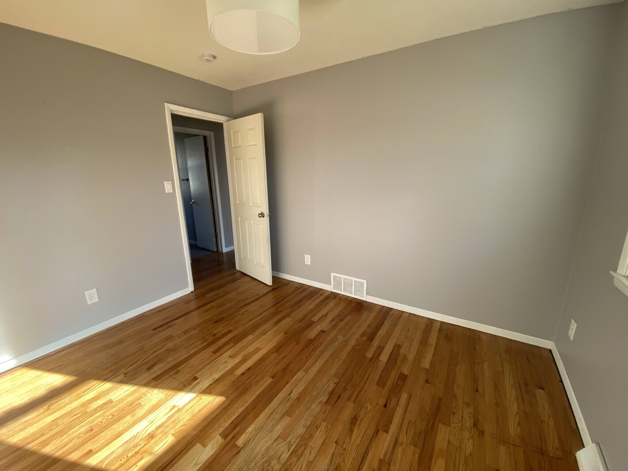 Building Photo - 2761 Skeies Dr