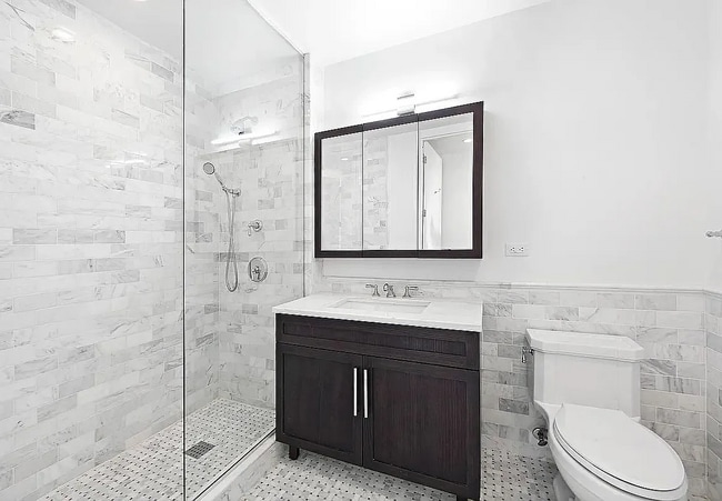 Building Photo - 27-21 44th Dr