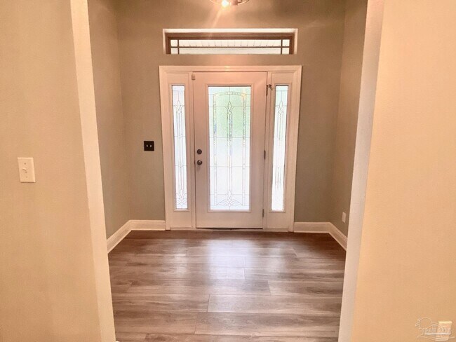 Building Photo - 8431 Ferlon Ave