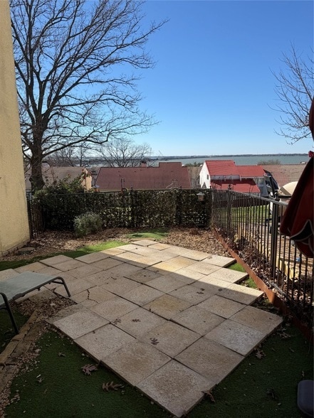 Building Photo - 3929 Roma Ct