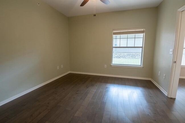 Building Photo - 2320 Gracy Farms Ln