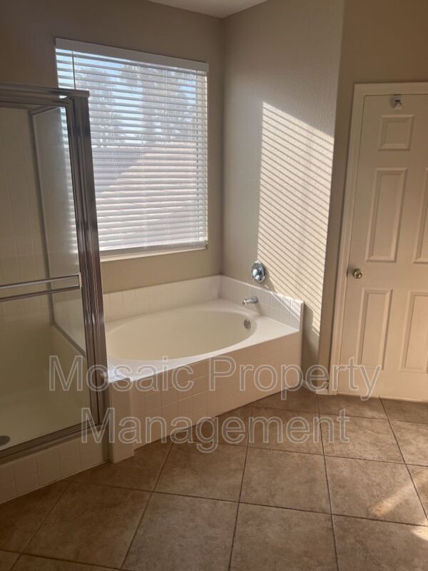 Building Photo - 3938 E Remington Dr