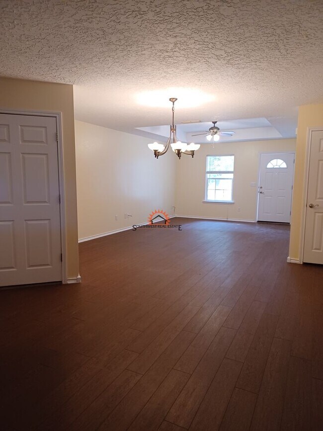 Building Photo - 4624 Sandstone Dr