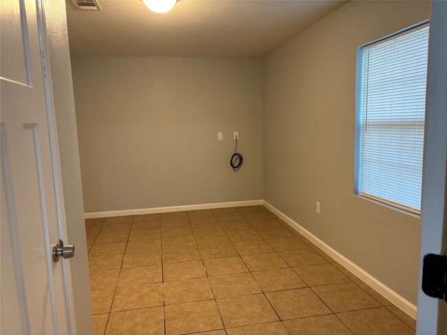 Building Photo - 3010 Washington St