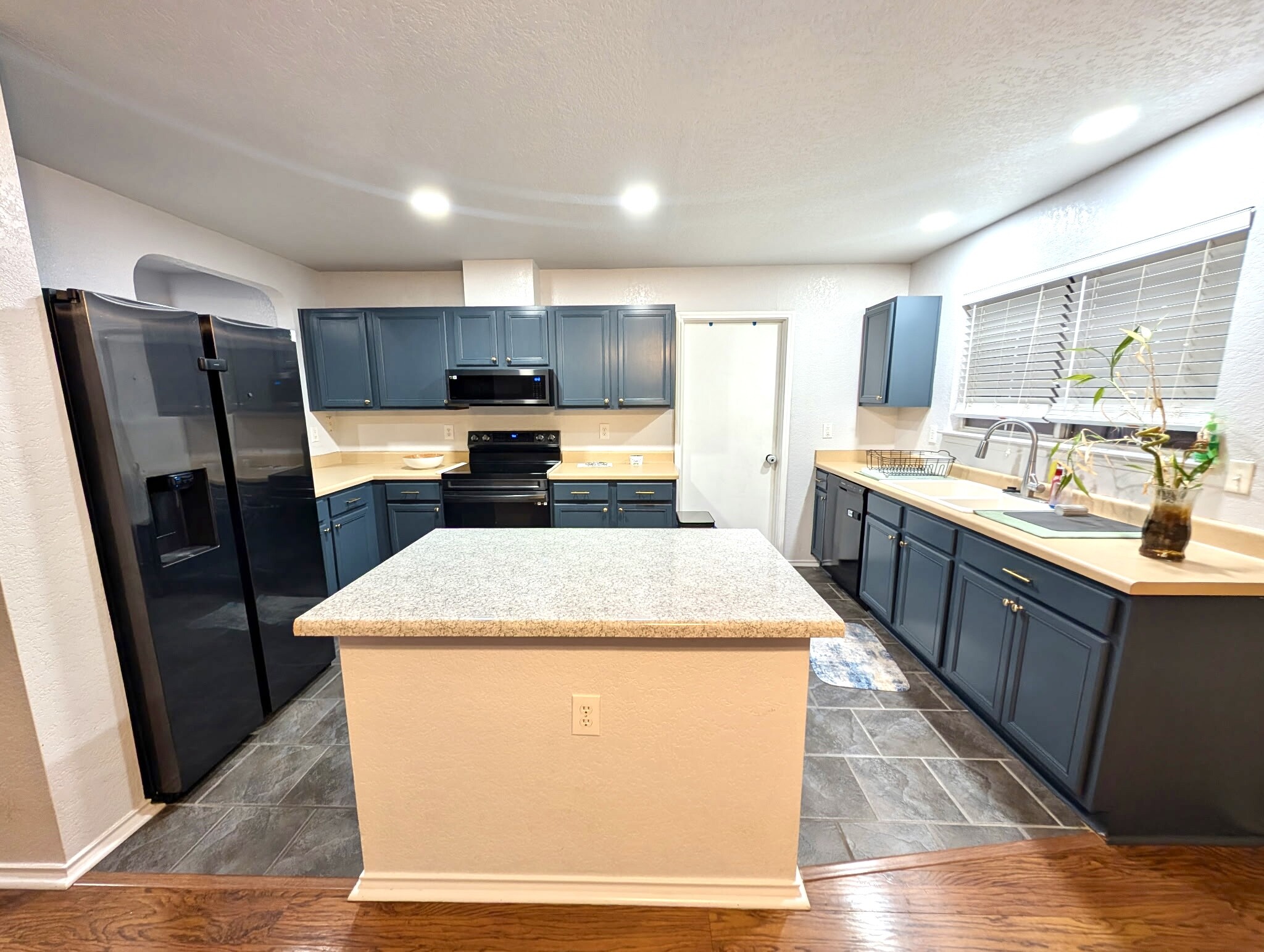Building Photo - 6106 Higbee Ml