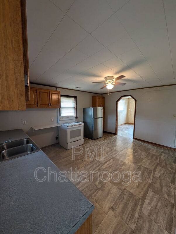 Building Photo - 1542 Burning Bush Rd