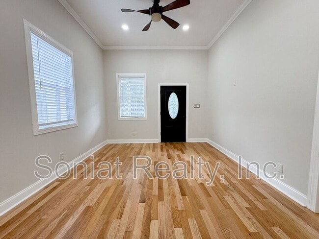 Building Photo - 3307 Baudin St