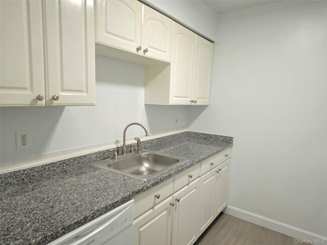 Building Photo - 1506 Cortland Dr