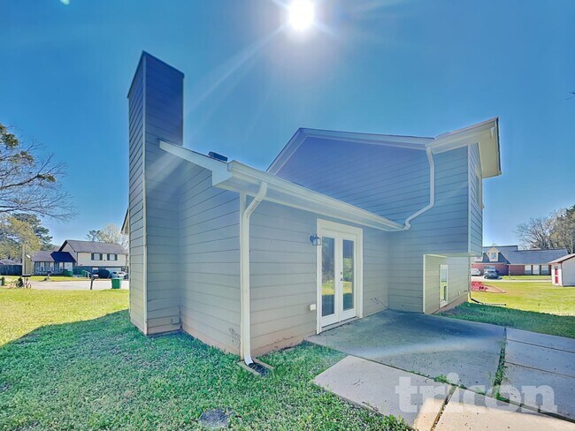 Building Photo - 868 Ashwood Crossing