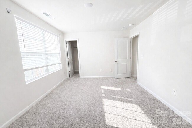 Building Photo - 193 Brentwood Dr