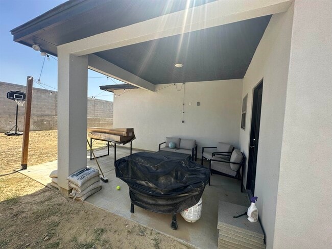 Building Photo - 1717 Fresnillo Dr