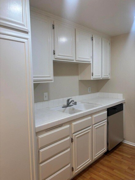 Building Photo - 74800 Sheryl Ave