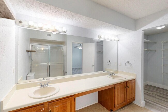 Building Photo - 846 Creekside Dr