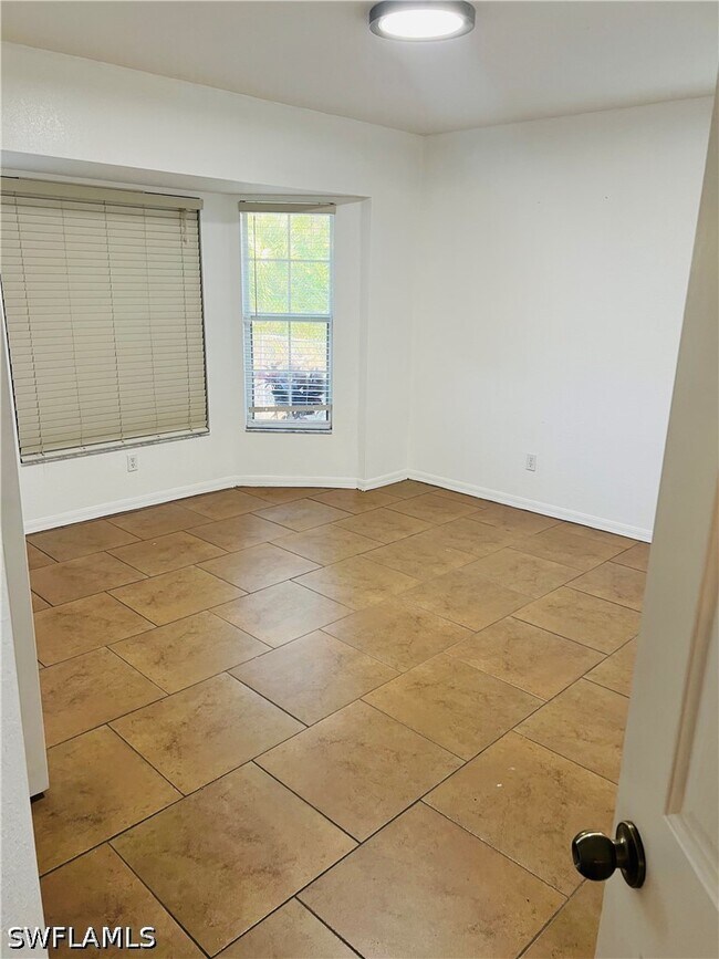 Building Photo - 3280 2nd Ave SE