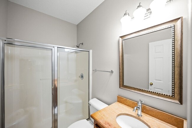 Building Photo - Great find in Foley Complex!