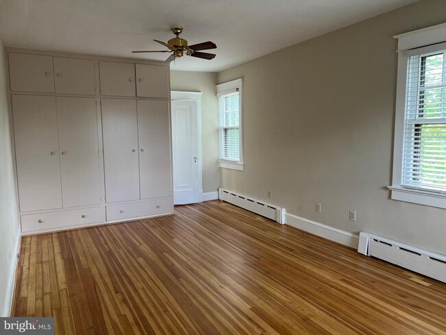 Building Photo - 1730 N Danville St