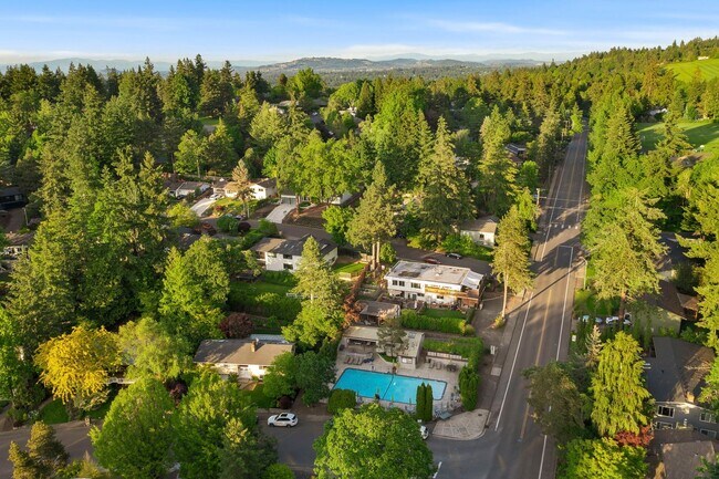 Building Photo - Beautiful 3 bedroom home in Lake Oswego!