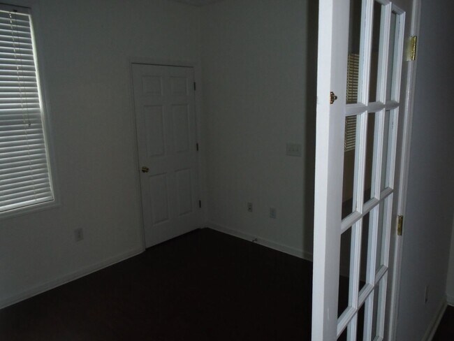 Building Photo - 645 Brandermill Rd