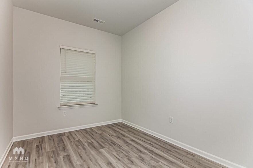 Building Photo - 4323 Enoch Dr