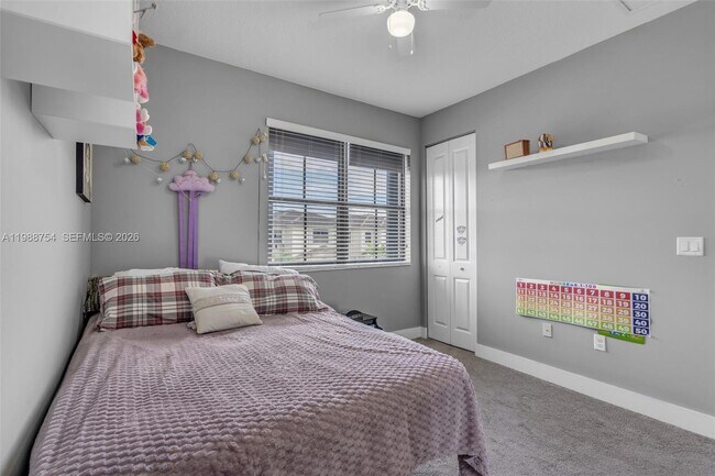 Building Photo - 3332 W 95th Terrace