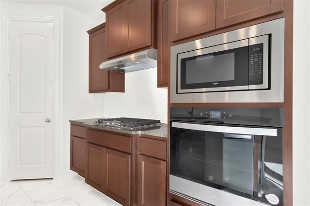 Building Photo - 2414 Thavie St