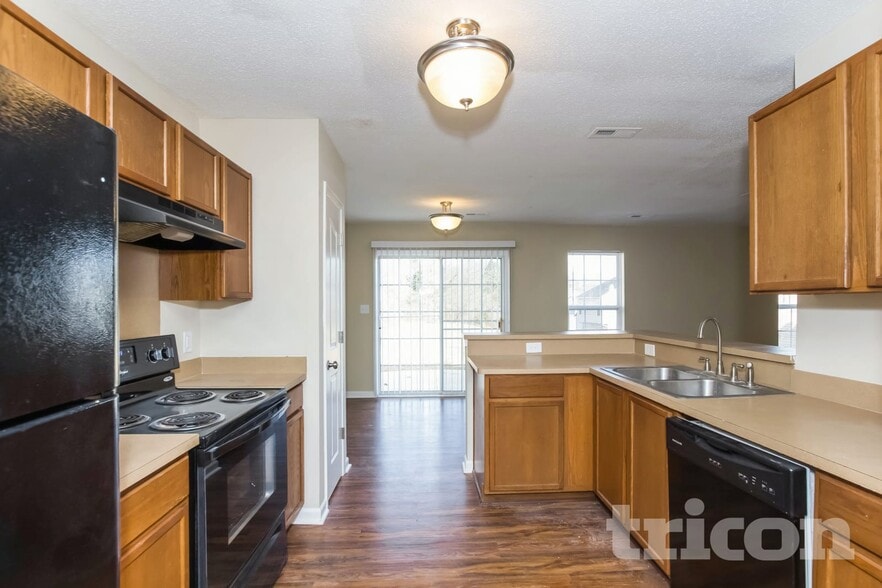 Building Photo - 3323 Mazen Ct