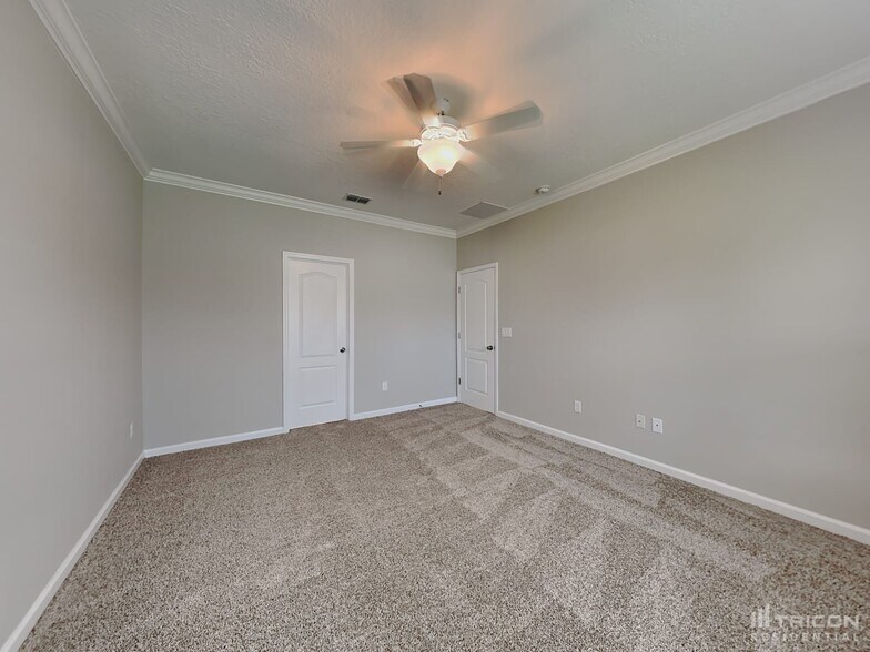 Building Photo - 10149 Dogwood Creek Dr