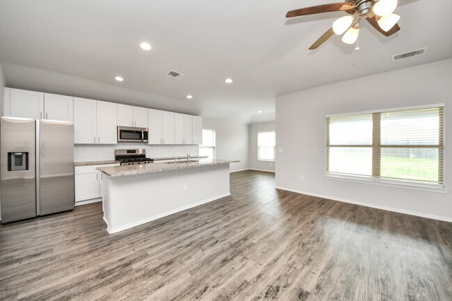 Building Photo - 20715 Southern Wds Blvd