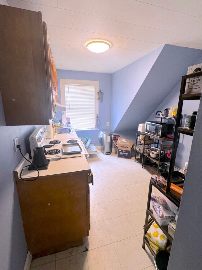 Building Photo - 71 Aldie St