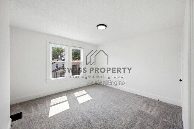 Building Photo - 977 Miller Ave