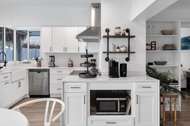 Building Photo - 2233 SE 15th St