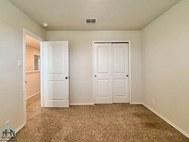 Building Photo - Welcome to Your Dream Home! A Stunning 2-s...
