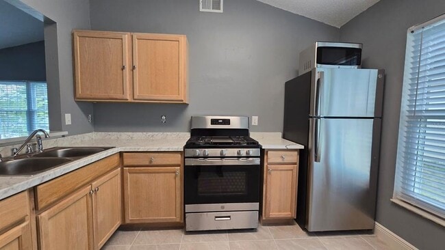 Building Photo - 333 Rollins Dr