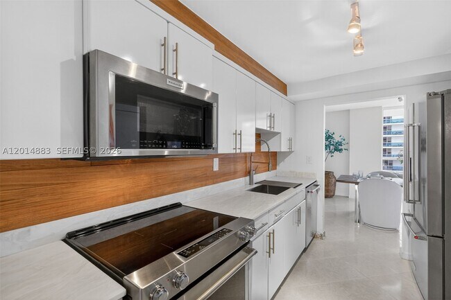 Building Photo - 2401 Collins Ave