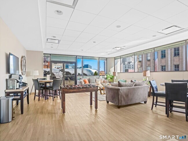 Building Photo - 127 Greyrock Pl