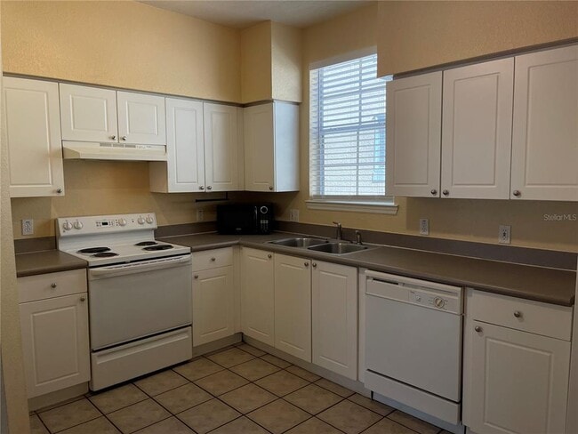 Building Photo - 4007 Sand Palm Ct