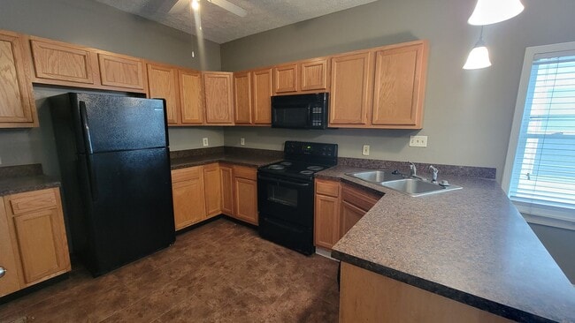 Building Photo - 2-Bedroom Home in Prime Location – Walk to UofL!
