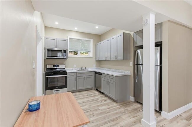 Building Photo - 3268 Briarwood Blvd