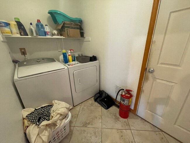 Building Photo - Beautiful 4 Bedroom Home in West Greeley – Available in May!