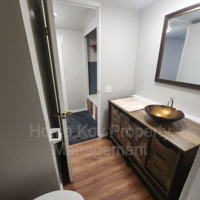Building Photo - 677 W 100 N