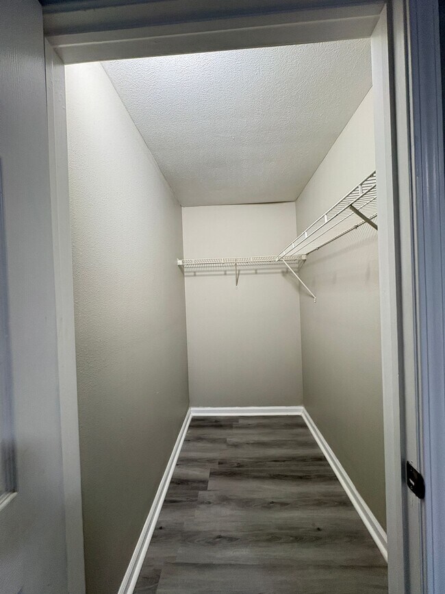 Building Photo - Bellagio Living III