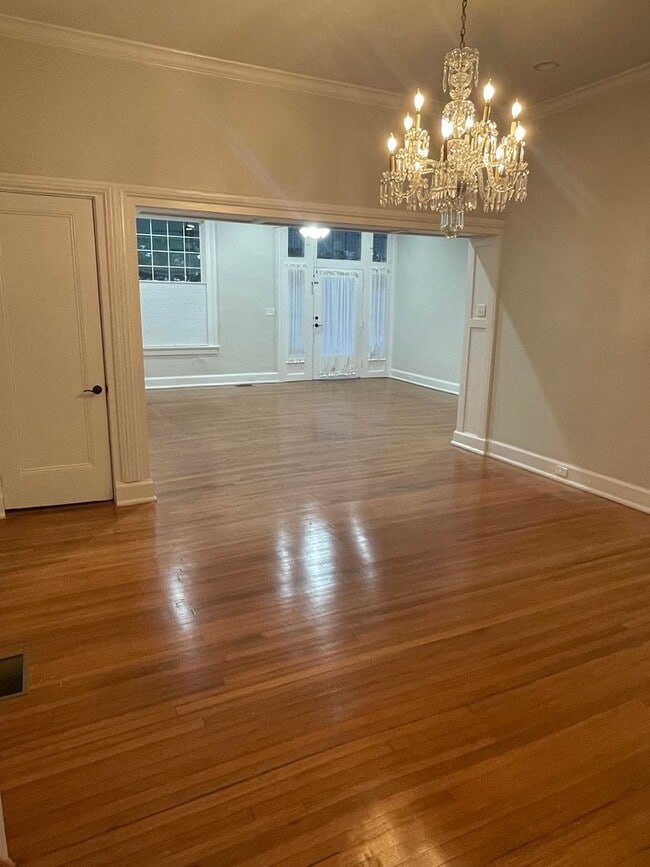 Building Photo - Gorgeous 3BD/2BA ON Napoleon Ave with Off Street Parking