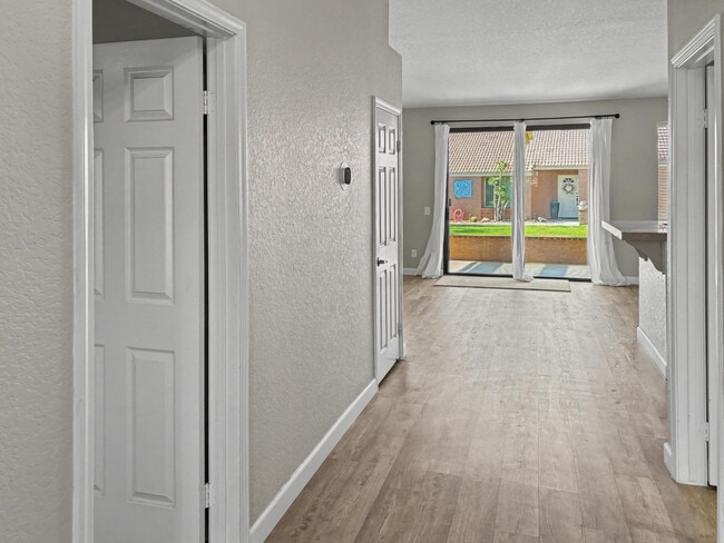 Building Photo - 76915 Turendot St