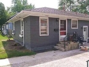 Building Photo - 611 Croswell St