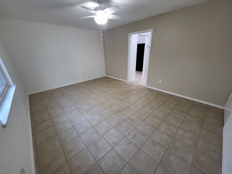 Building Photo - 5208 Pruitt Dr