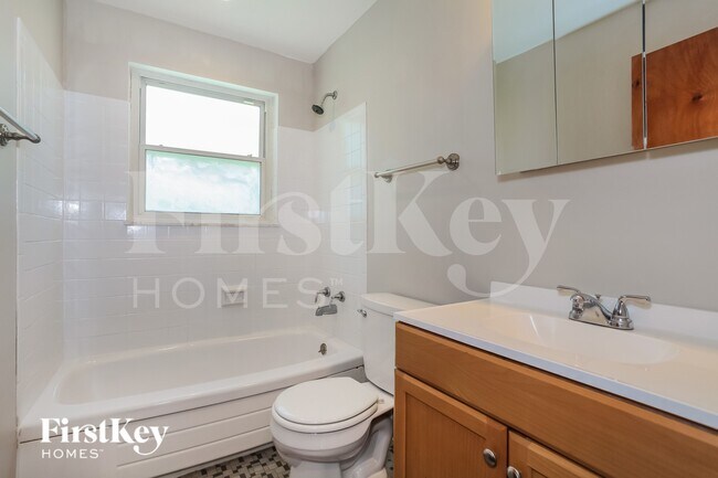 Building Photo - 9216 Maverick Dr